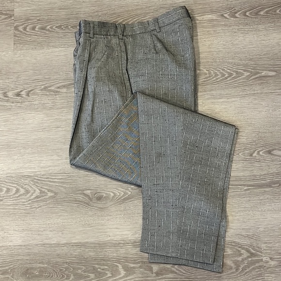 Two piece suit - Picture 6 of 7